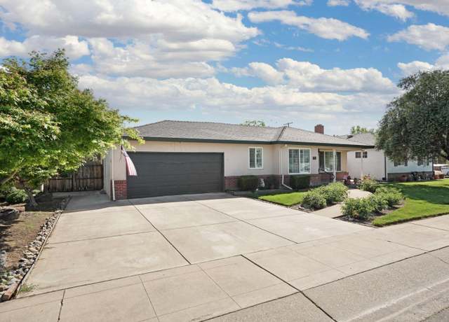 Property at 820 York St, Lodi, CA 95240, 3 beds, 2 baths
