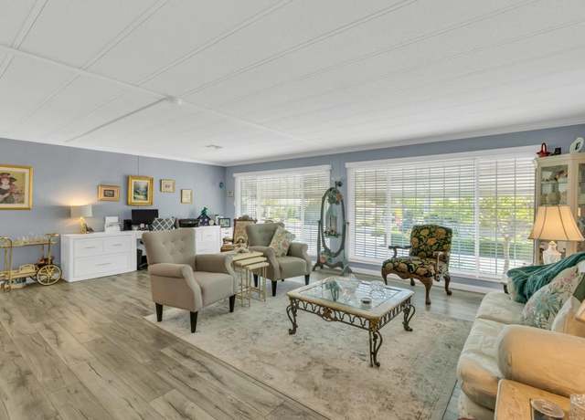 Property at 198 Shadowbrook Dr, Folsom, CA 95630, 2 beds, 2 baths