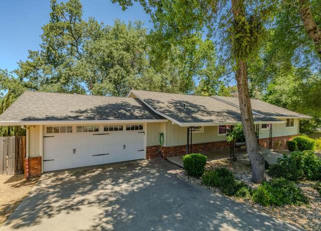 Property at 33 N Pioneer Cir, Jackson, CA 95642, 3 beds, 2 baths