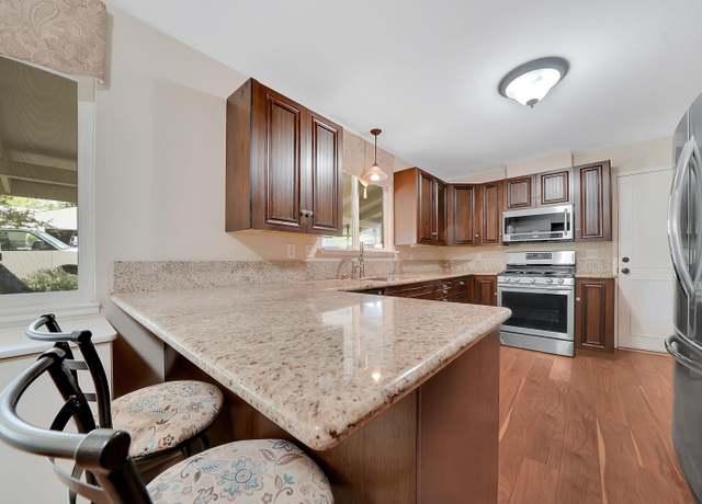 Property at 33 N Pioneer Cir, Jackson, CA 95642, 3 beds, 2 baths