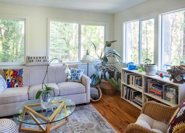 Property at 181 Grove St, Nevada City, CA 95959, 2 beds, 1 bath