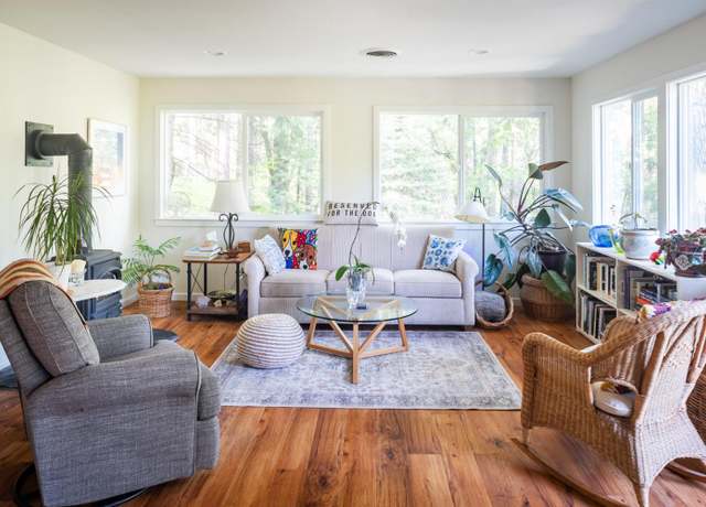 Property at 181 Grove St, Nevada City, CA 95959, 2 beds, 1 bath