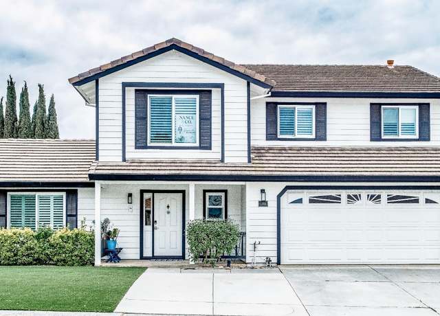 Property at 1701 Hemlock Ct, Hollister, CA 95023, 4 beds, 2.5 baths