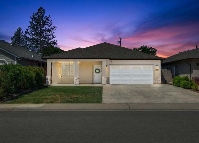 Property at 820 B St, Lincoln, CA 95648, 4 beds, 2.5 baths