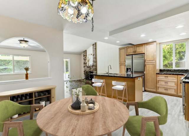Property at 1705 Oak Creek Ct, Roseville, CA 95661, 3 beds, 2 baths