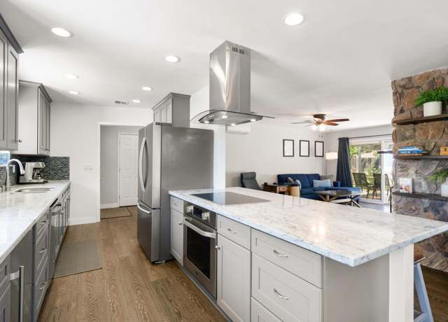 Property at 1136 Hampton Rd, Sacramento, CA 95864, 3 beds, 1 bath