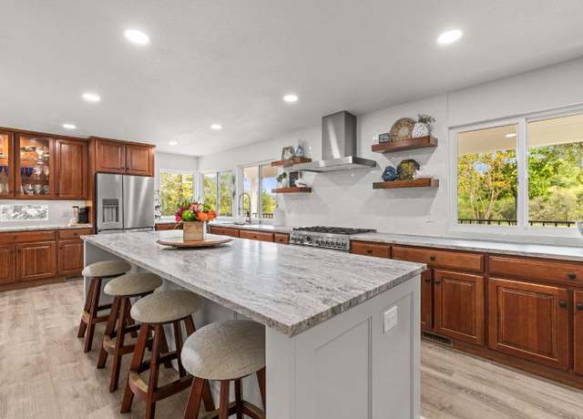 Property at 24937 Oro Valley Rd, Auburn, CA 95602, 3 beds, 2 baths