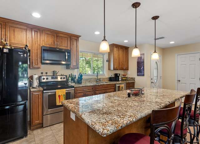 Property at 3136 Chelsea Rd, Sacramento, CA 95864, 4 beds, 2 baths