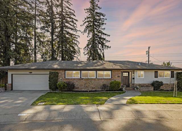 Property at 714 Costa Dr, Lodi, CA 95240, 3 beds, 2 baths