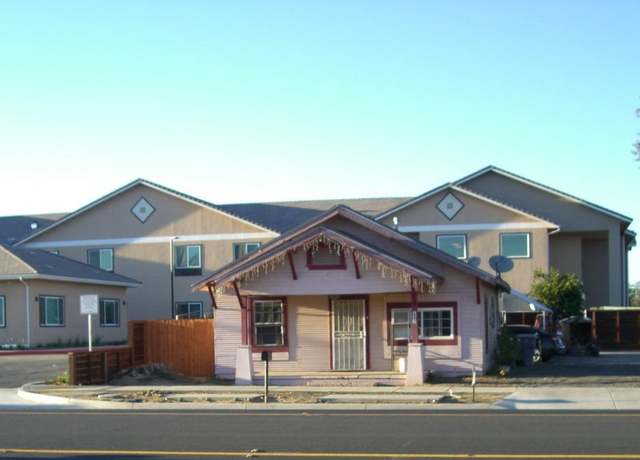 Property at 1352 W F St, Oakdale, CA 95361, 2 beds, 1 bath