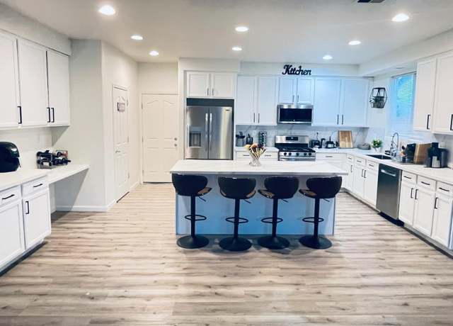 Property at 2447 Meadowlark Cir, West Sacramento, CA 95691, 6 beds, 3 baths