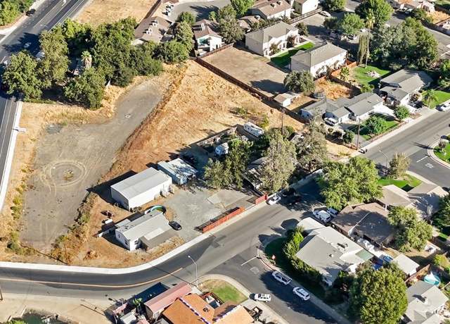 Property at 524 N Western Ave, Waterford, CA 95386, 2 beds, 1 bath