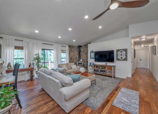 Property at 10971 Footwall Dr, Grass Valley, CA 95945, 3 beds, 2 baths