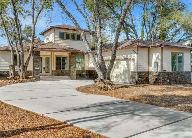 Property at 19294 Oak Grove Cir, Groveland, CA 95321, 3 beds, 2.5 baths