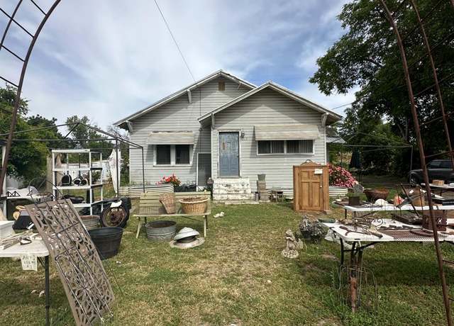 Property at 117 Commercial St, Princeton, CA 95970, 3 beds, 1 bath