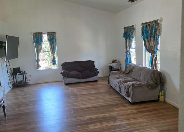 Property at 755 Windsor Ct, Los Banos, CA 93635, 5 beds, 3 baths