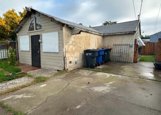 Property at 3957 28th St, Sacramento, CA 95820, 2 beds, 1 bath