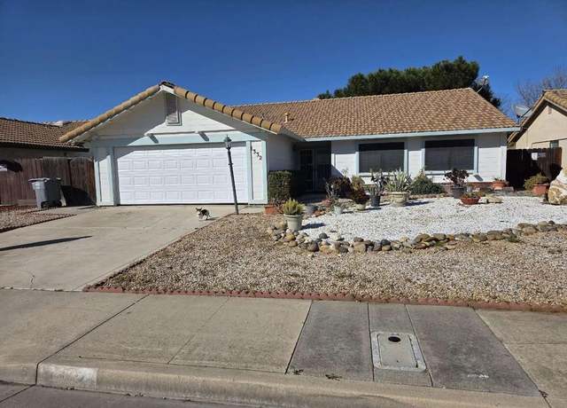 Property at 1332 Chukar St, Los Banos, CA 93635, 2 beds, 2 baths