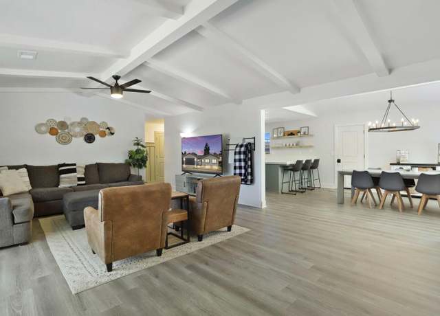 Property at 733 Prairie Ct, Galt, CA 95632, 4 beds, 2 baths