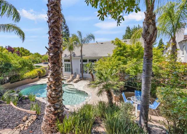 Property at 1510 Freswick Dr, Folsom, CA 95630, 3 beds, 2.5 baths