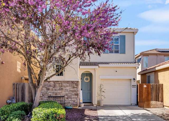 Property at 4922 Ocean Ln, Elk Grove, CA 95757, 2 beds, 2.5 baths