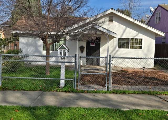 Property at 319 W 22nd St, Merced, CA 95340, 3 beds, 1 bath