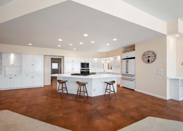 Property at 16174 Thornberry Ln, Grass Valley, CA 95949, 3 beds, 4 baths