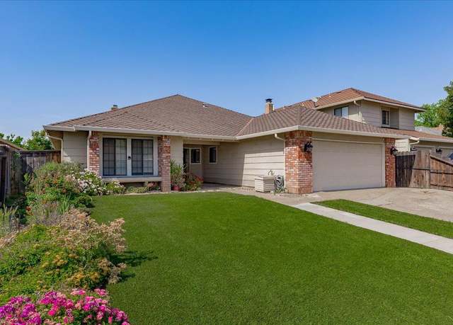 Property at 425 Swallow Ln, Lodi, CA 95240, 3 beds, 3 baths