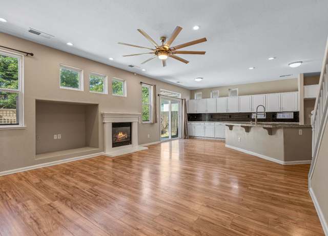 Property at 3913 Misty Ln, Modesto, CA 95355, 4 beds, 3 baths