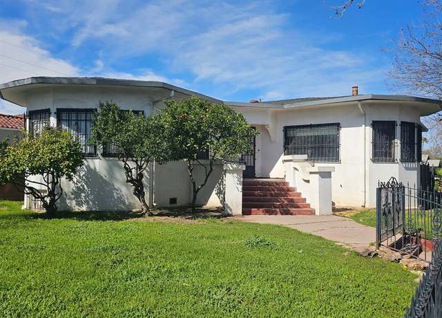 Property at 301 W Walnut St, Stockton, CA 95204, 2 beds, 1 bath