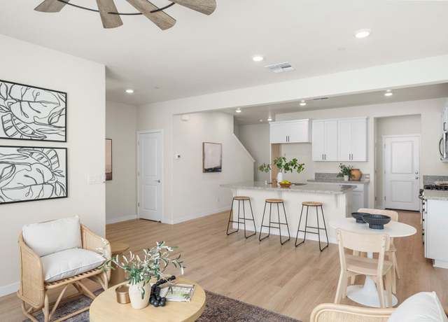 Property at 3230 Longspur Ln, West Sacramento, CA 95691, 3 beds, 2.5 baths