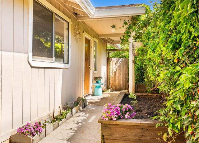 Property at 428 Lamarque Ct, Grass Valley, CA 95945, 3 beds, 1 bath