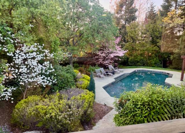 Property at 12962 Erin Dr, Auburn, CA 95603, 3 beds, 2.5 baths