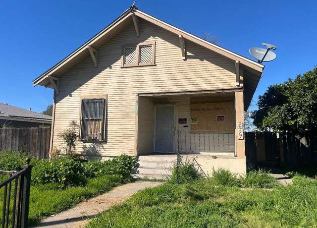 Property at 2427 E Tyler, Fresno, CA 93701, 2 beds, 1 bath