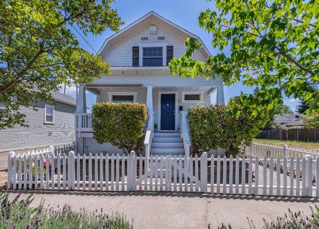 Property at 2425 32nd St, Sacramento, CA 95817, 2 beds, 1.5 baths