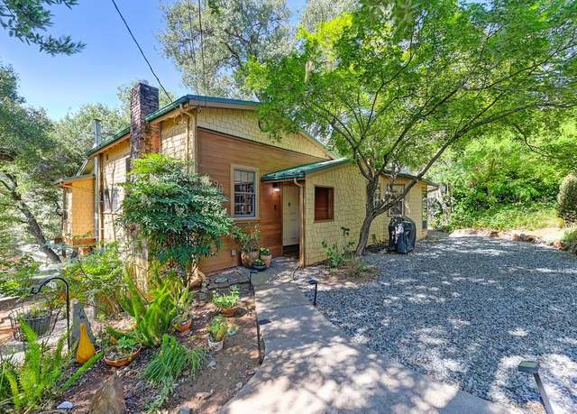 Property at 490 Foresthill Ave, Auburn, CA 95603, 3 beds, 2 baths