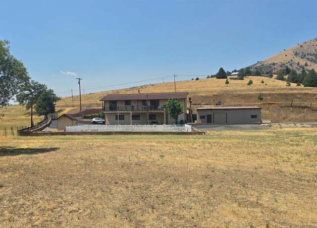 Property at 4204 State Highway 263, Yreka, CA 96097, 4 beds, 3 baths