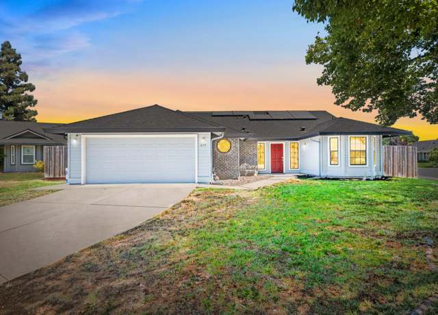 Property at 633 W Holly Ct, Galt, CA 95632, 3 beds, 2 baths