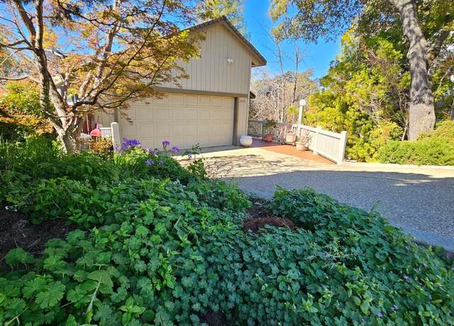 Property at 12567 Highland Dr, Auburn, CA 95603, 3 beds, 2.5 baths