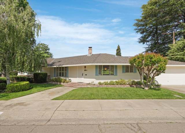 Property at 1101 Lakehome Dr, Lodi, CA 95242, 3 beds, 2.5 baths
