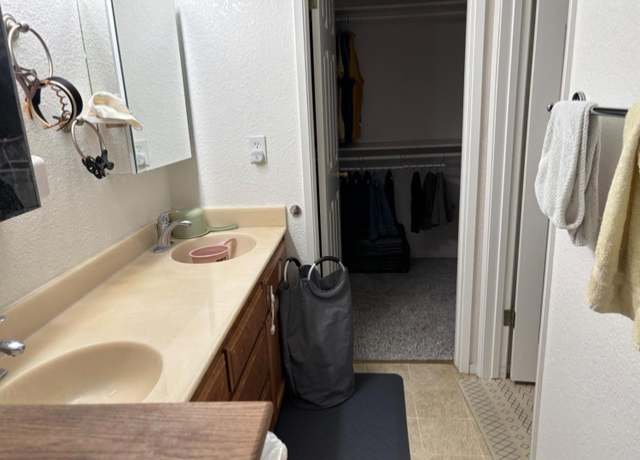 Property at 2529 Black Walnut Dr, Modesto, CA 95355, 3 beds, 2.5 baths