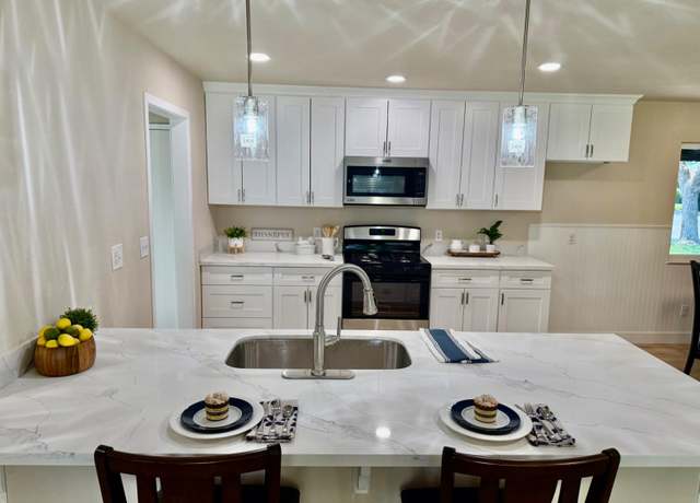 Property at 2809 Woodbridge Ct, Modesto, CA 95355, 5 beds, 3 baths