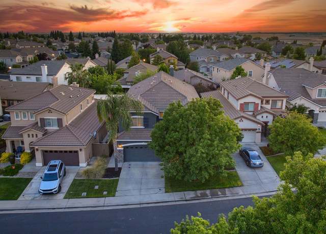 Property at 125 Adrienne Ct, Roseville, CA 95747, 5 beds, 3.5 baths