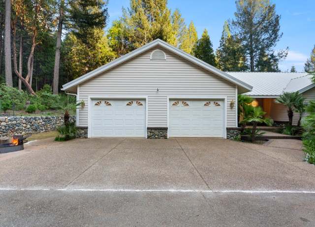 Property at 7017 Blackhawk Ln, Foresthill, CA 95631, 3 beds, 2.5 baths
