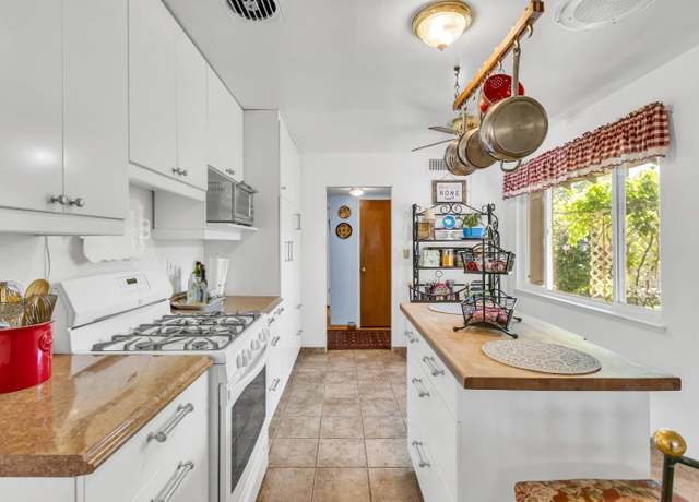 Property at 2637 Aramon Dr, Rancho Cordova, CA 95670, 3 beds, 2 baths