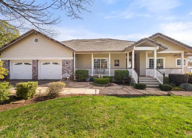 Property at 17154 Franchi Pl, Grass Valley, CA 95949, 3 beds, 2.5 baths