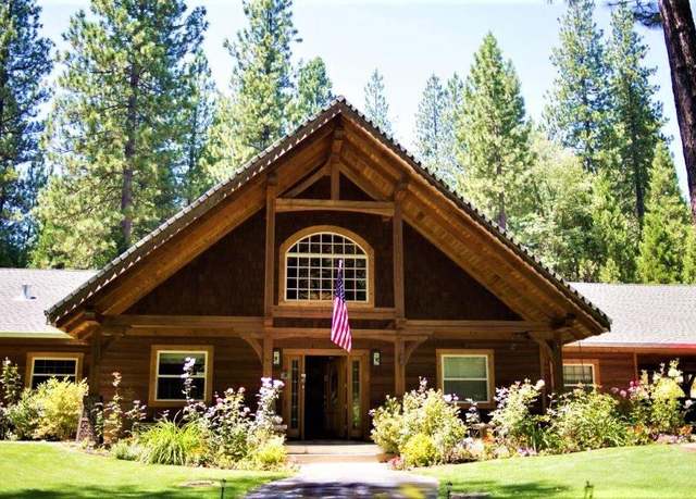 Property at 1343 Oak Cir, Arnold, CA 95223, 6 beds, 6.5 baths