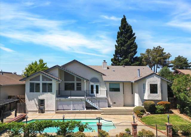 Property at 892 El Oro Dr, Auburn, CA 95603, 3 beds, 3.5 baths