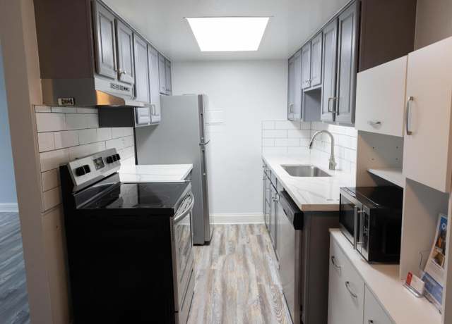 Property at 325 Standiford Ave #18, Modesto, CA 95350, 2 beds, 1 bath