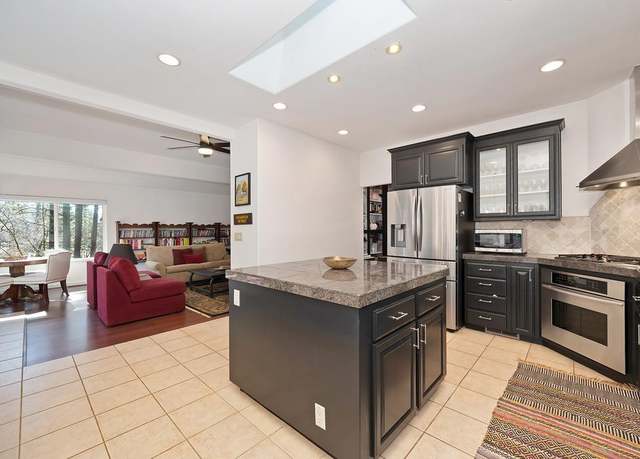 Property at 10352 Mountain Lion Ln, Grass Valley, CA 95949, 3 beds, 3 baths